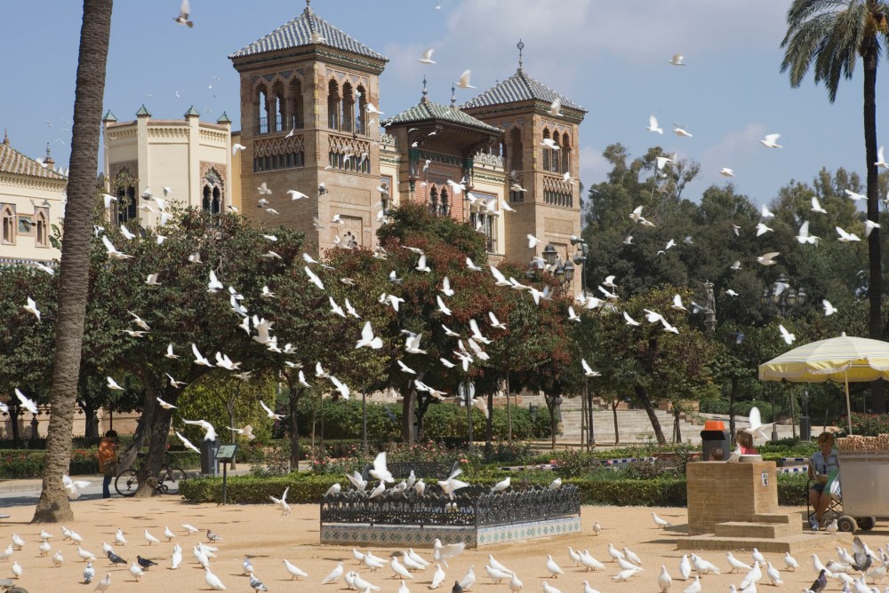 Sevilla. Plaza de América - Pabellón Mudéjar - Museo de Artes y