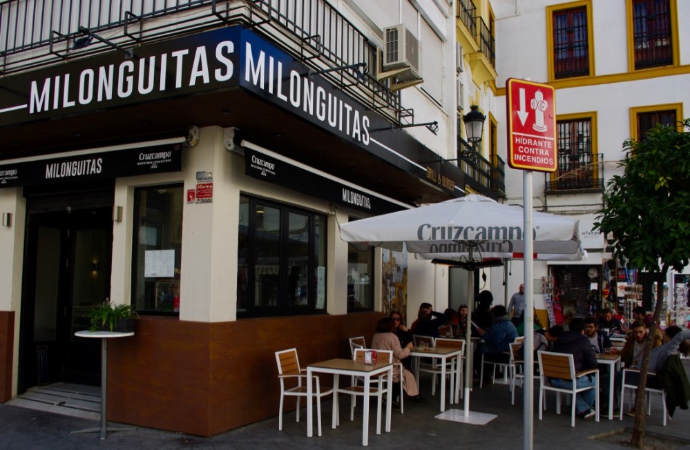 KAWIARNIA_w_której_pił_kawę_AUTOR